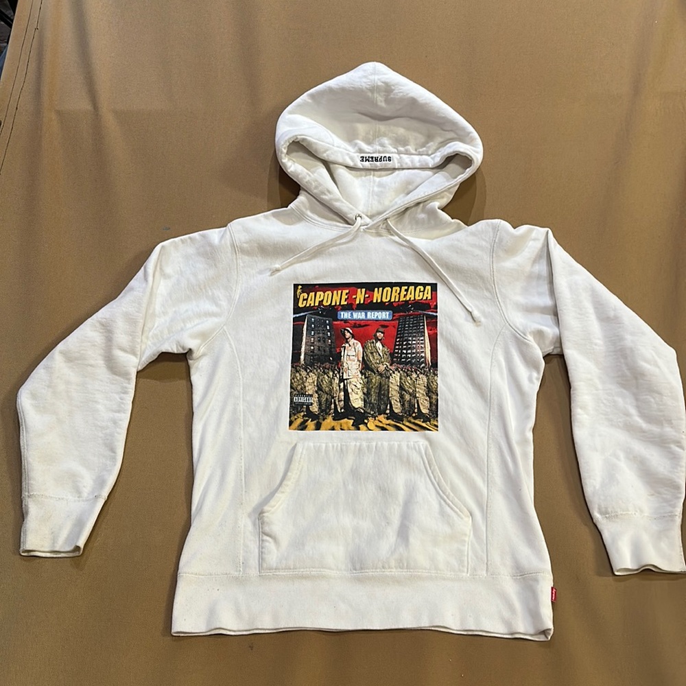 Supreme Capone-N-Noreaga Hooded Sweatshirt
Color: White
FW16